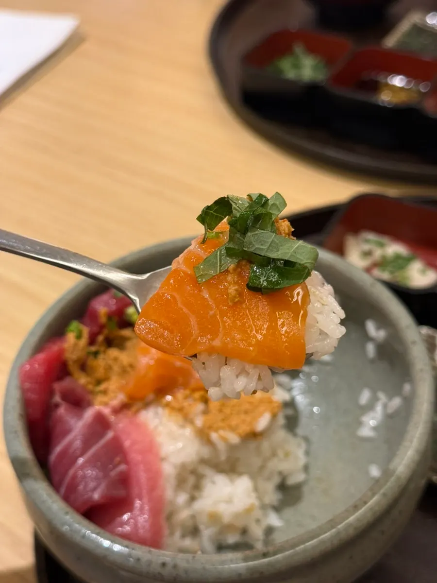 Table after finishing the kaisendon meal at Tawa