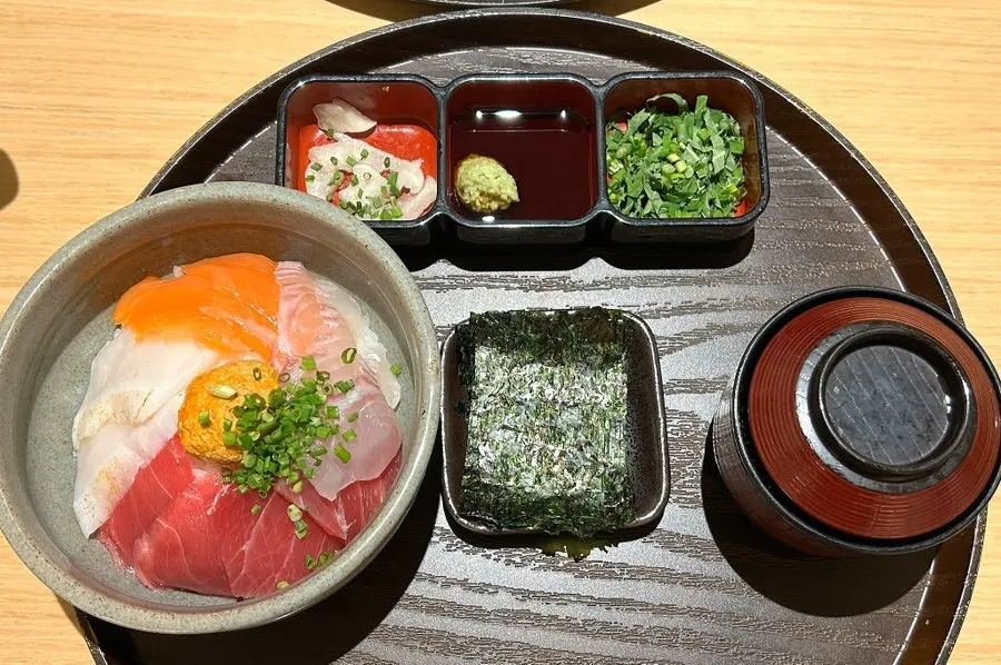 Kaisendon piled high with sashimi