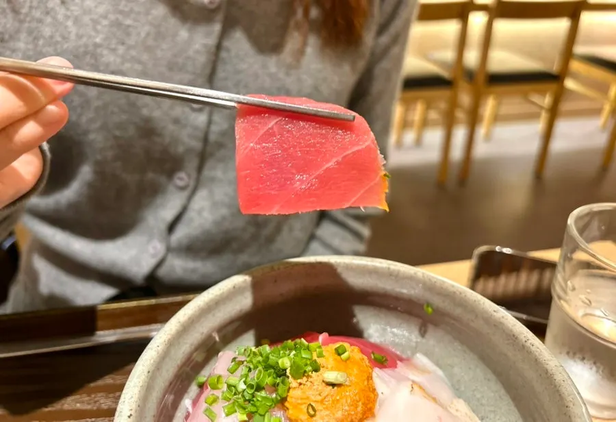 Kaisendon sashimi eaten with perilla leaf