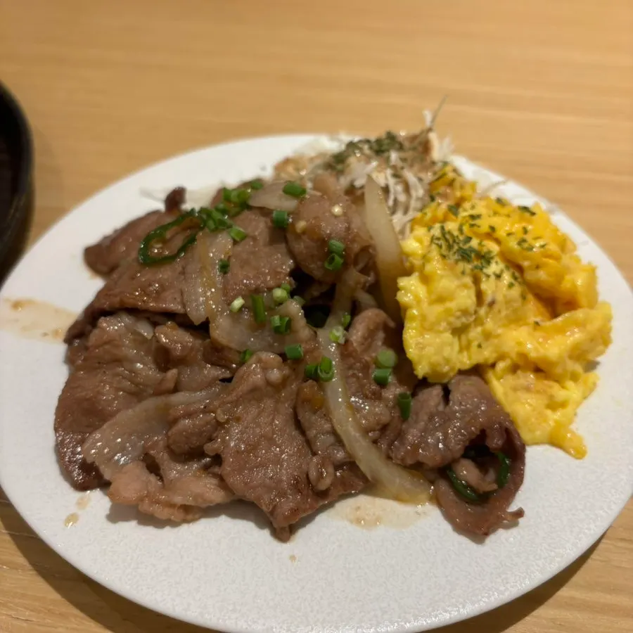 Soy-marinated bulgogi over rice