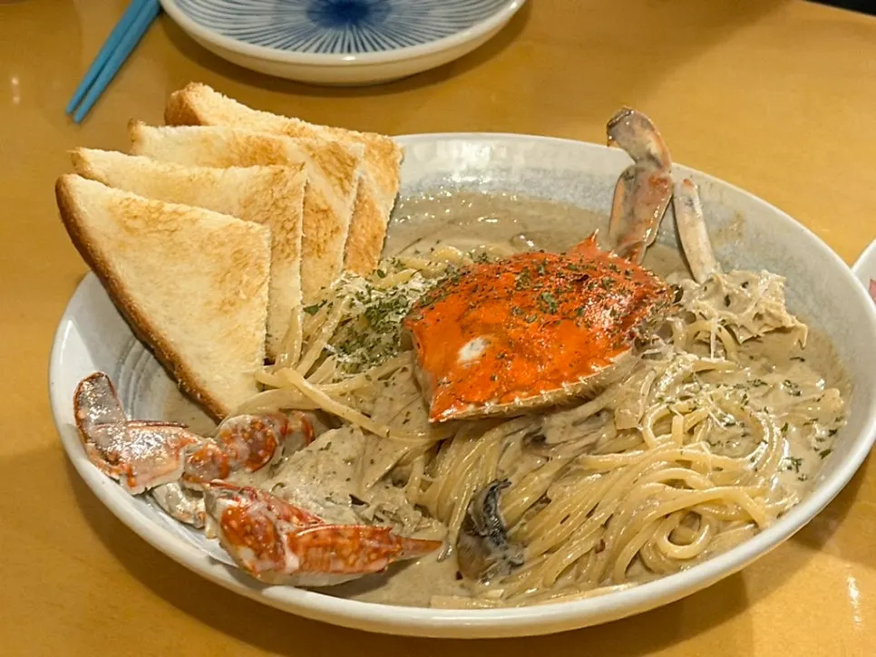 A plate of Tenjo's crab guts pasta