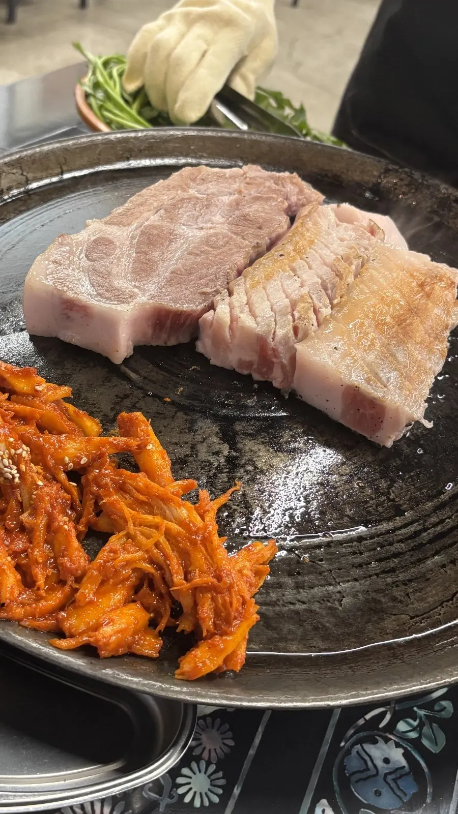 Thick-cut pork belly and special neck cut on the grill