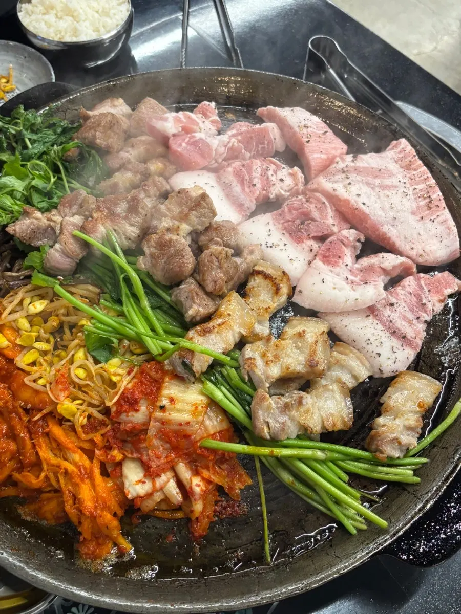 Extra order of grilled pork jowl and kkodeul-sal