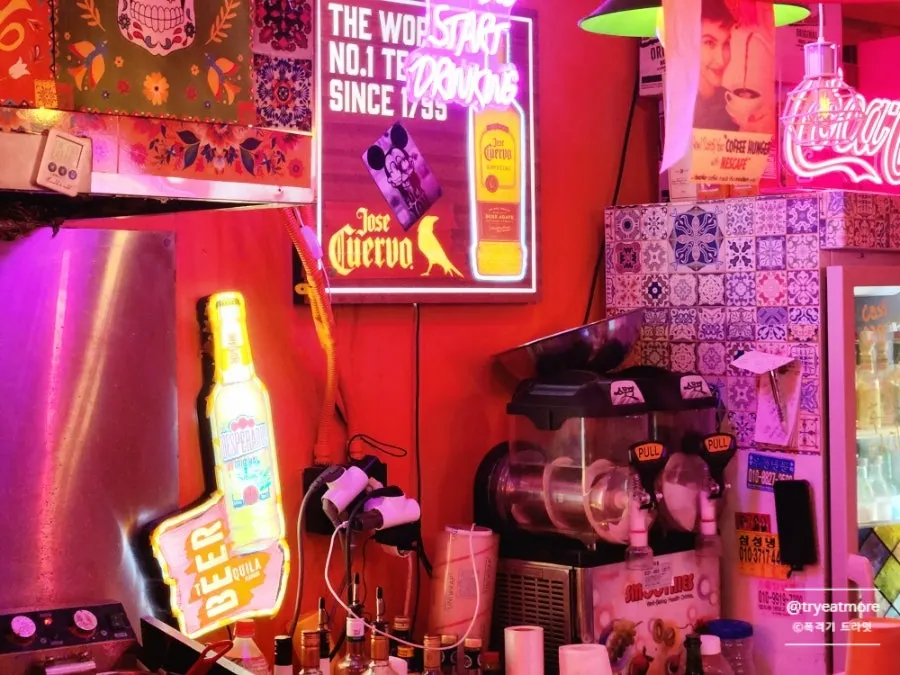 The drink display at Teolbone Taco