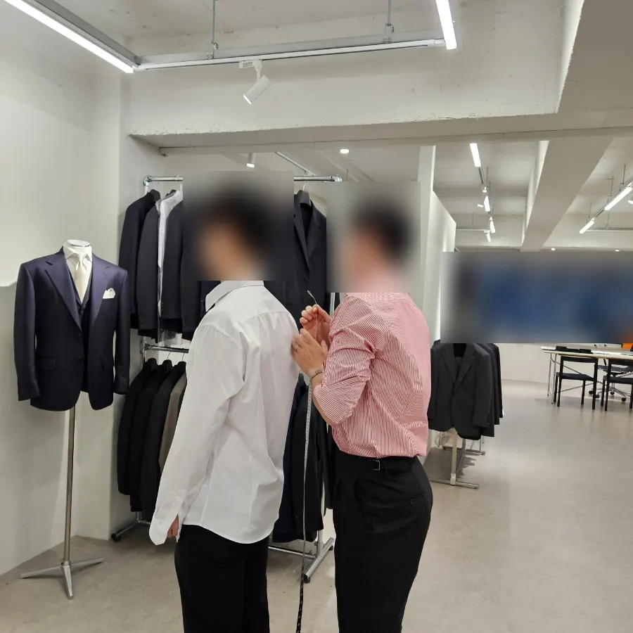 키와 몸무게 등 기본 정보 확인 장면