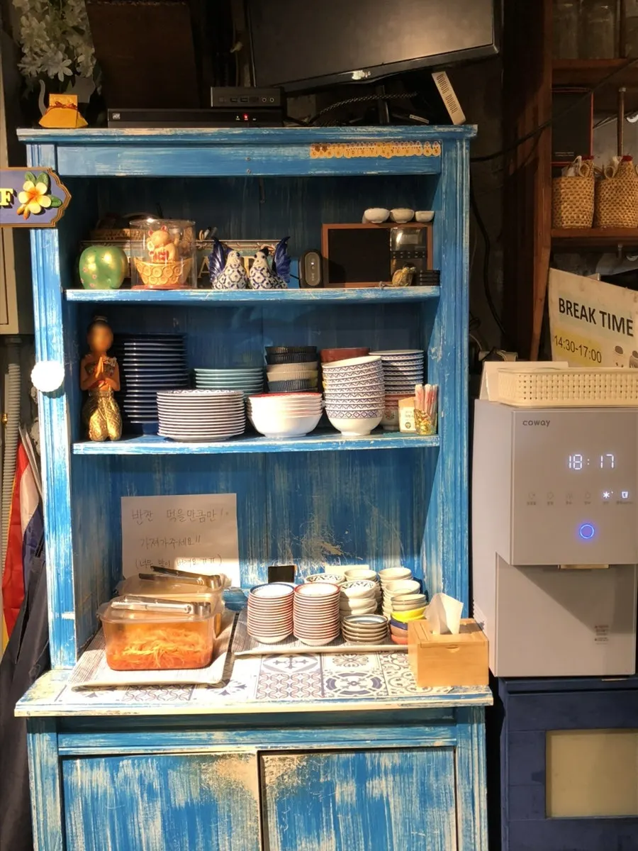 Thanon55's self-service bar with bowls and side dishes
