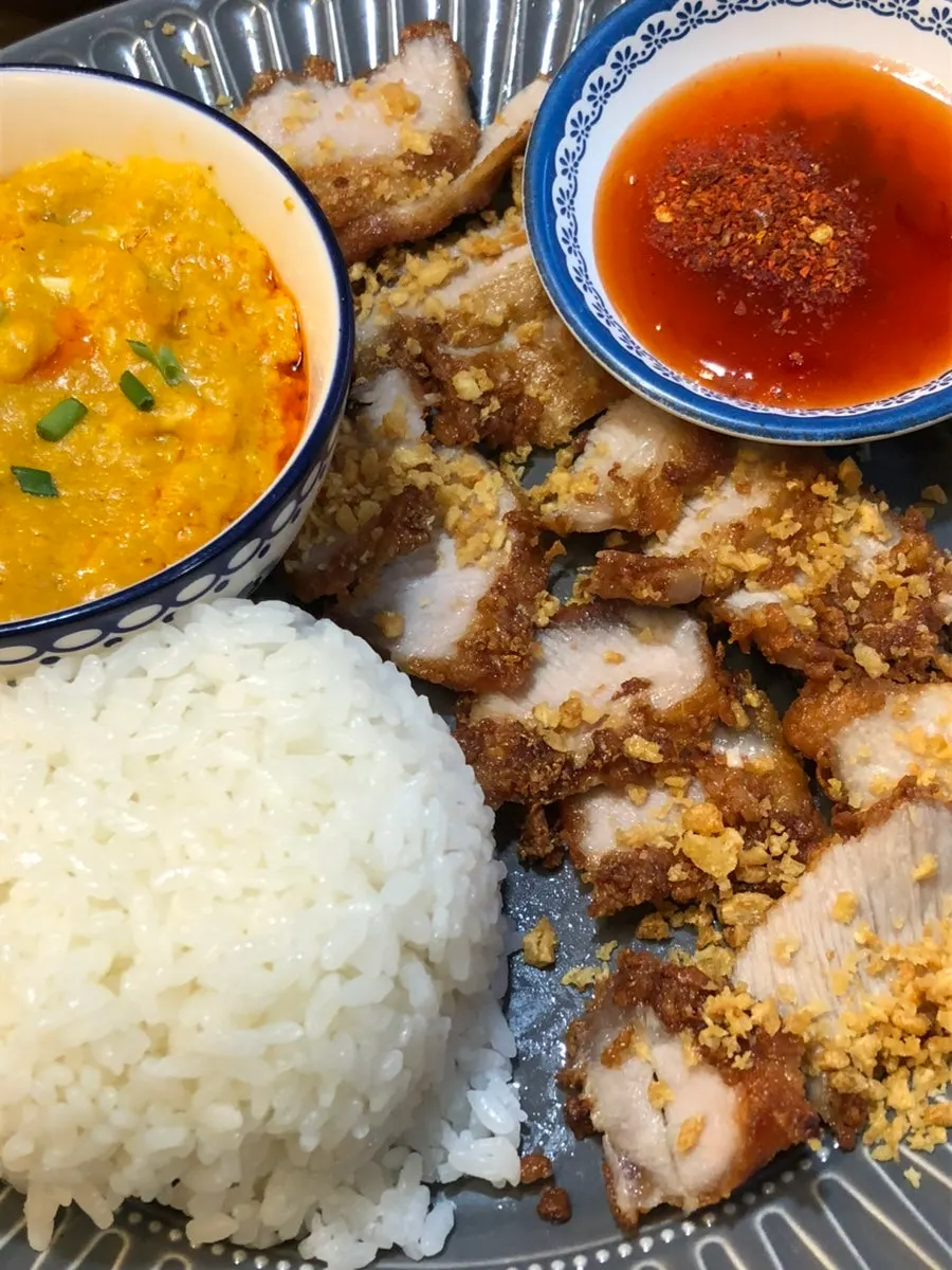 Crispy fried meat from the mu thod curry
