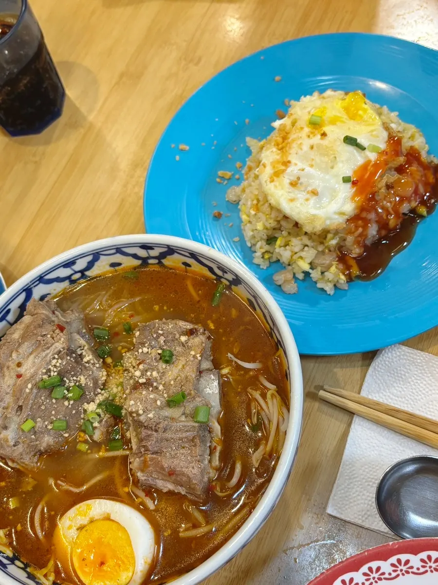 감자탕 쌀국수와 카오팟 세트 한 상