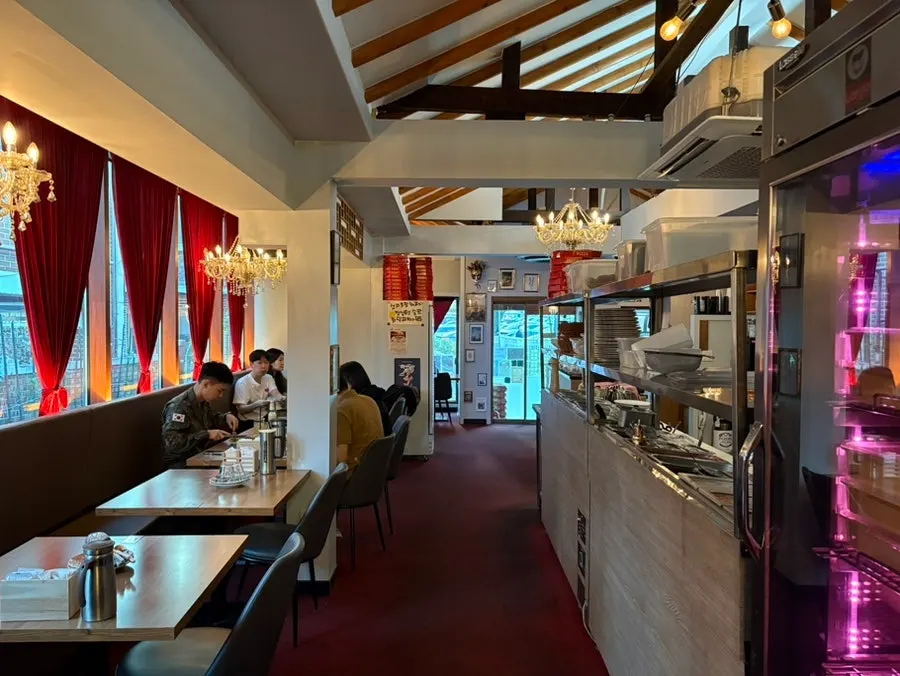 Interior entrance seen from the restaurant's doorway