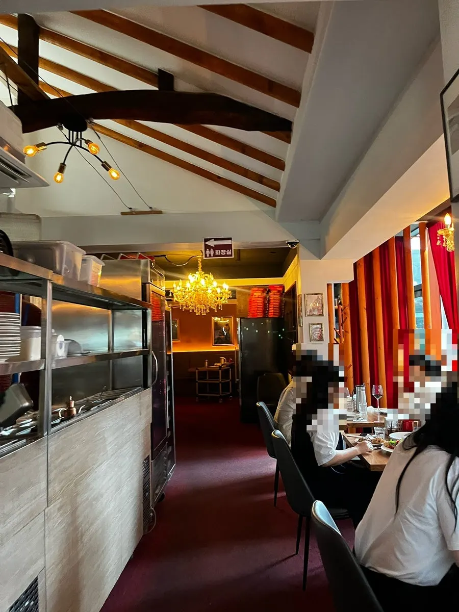 Interior of the Haenggung-dong restaurant, good for dates