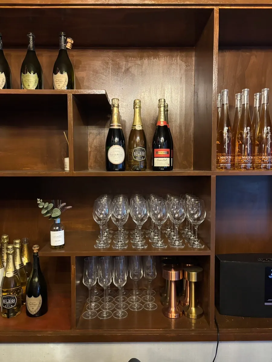 Wine and wine glasses at The European Haenggung