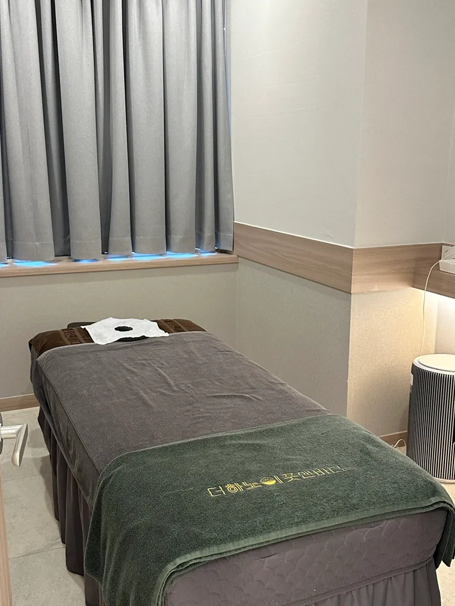 Sala de cuidado dividida de forma privada