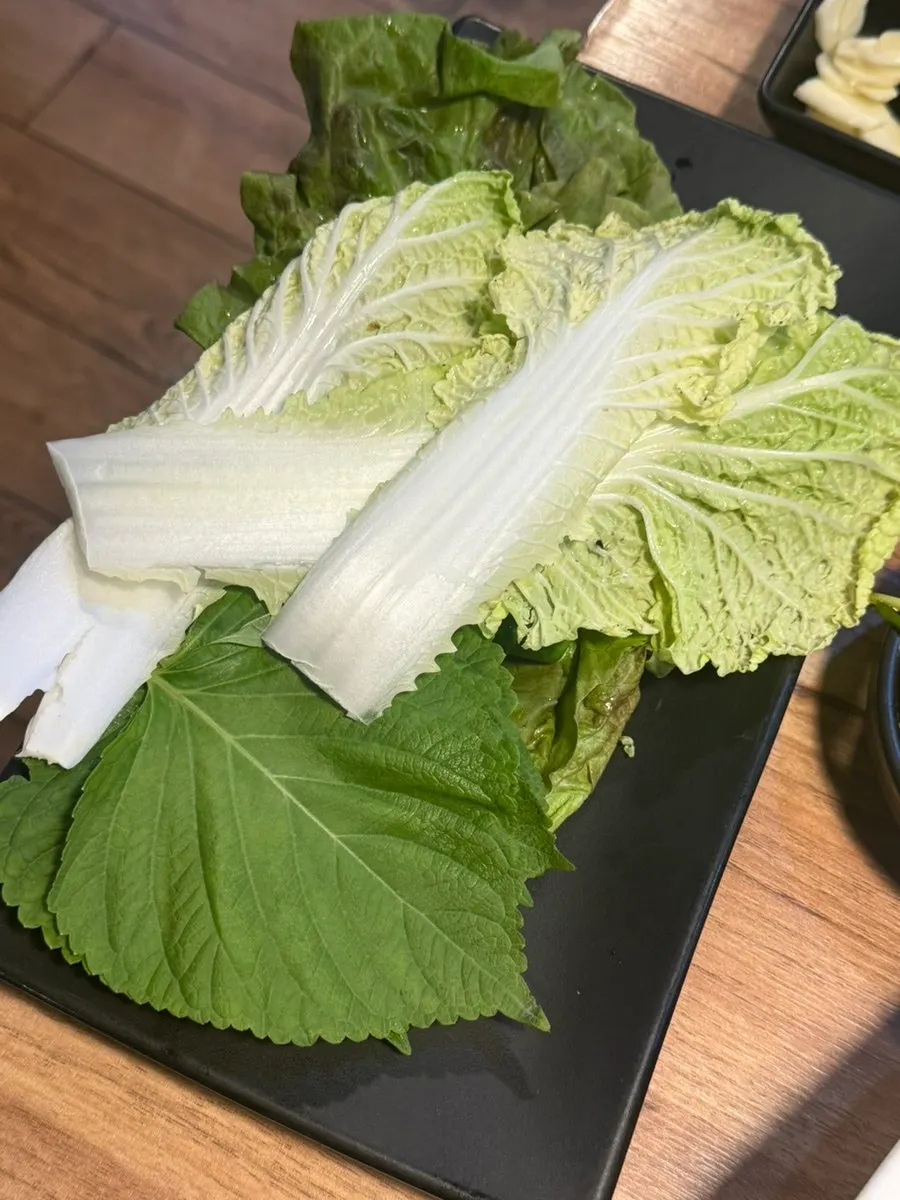 직화 매운 족발 근접 사진