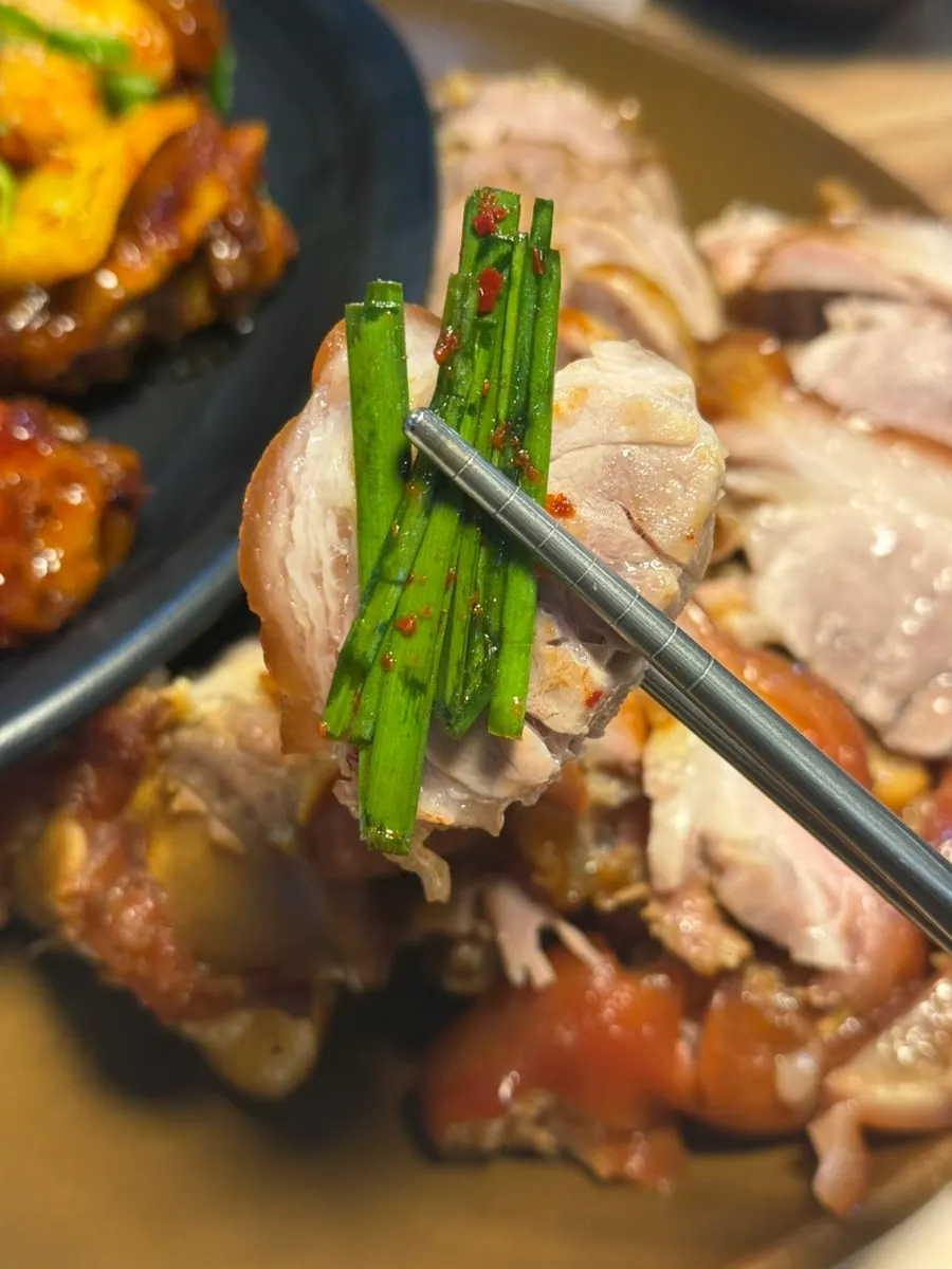 앞다리살 족발 한 점