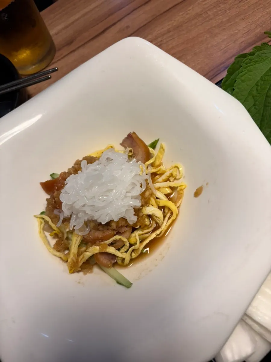 Free cold jokbal served for dine-in guests