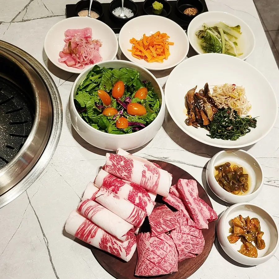 Table setting at Deomalgeum