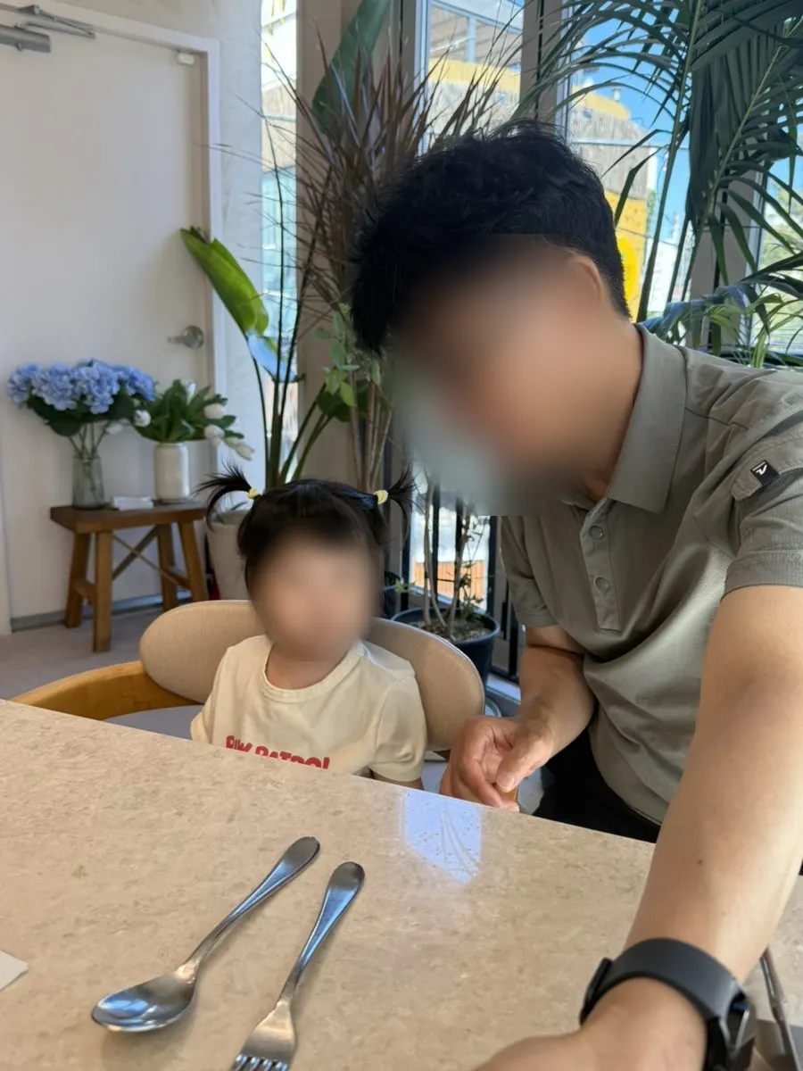 세 메뉴를 나눠 먹는 테이블