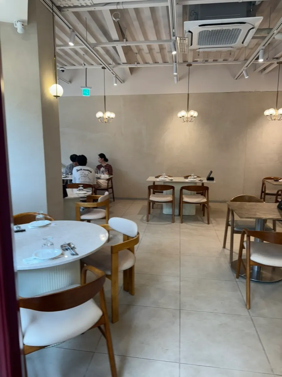 Table setting at The Mignon Seoul