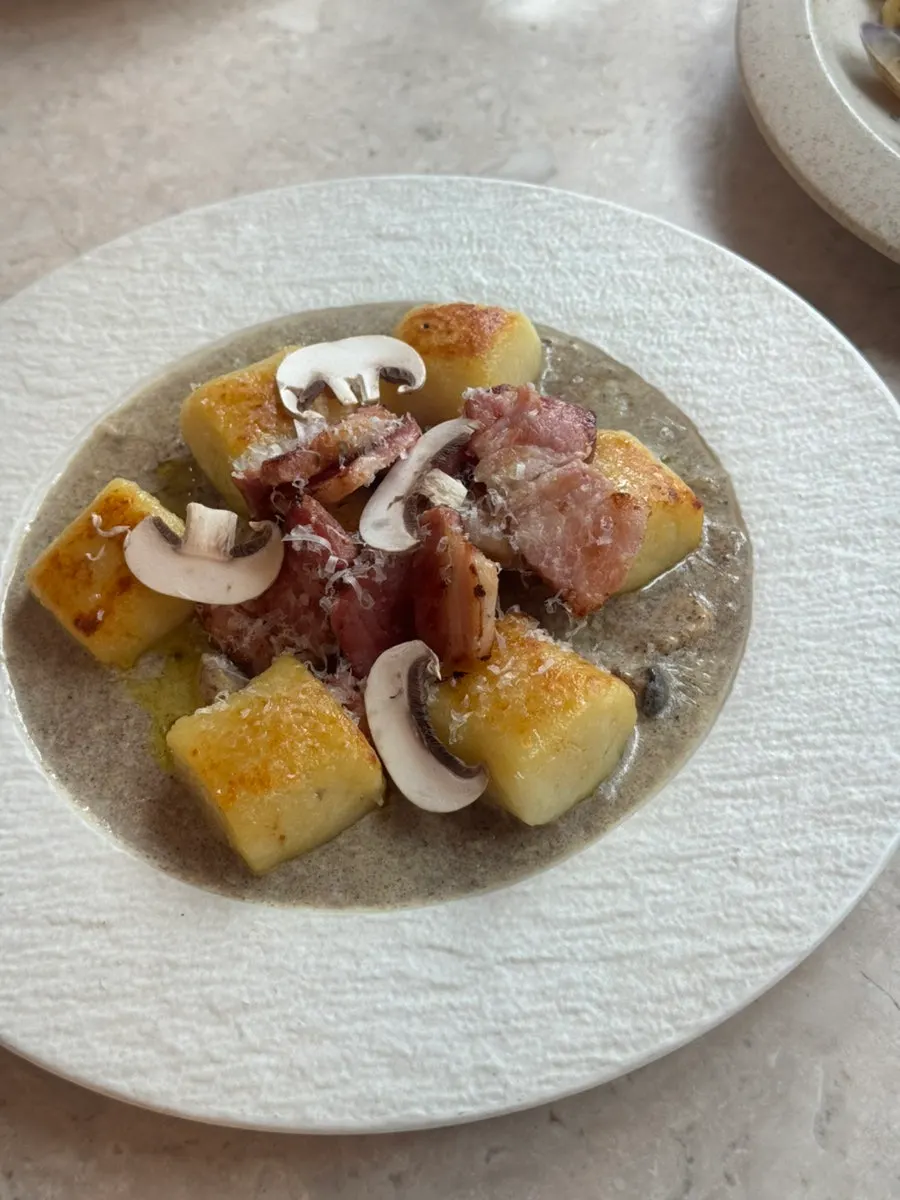 Truffle mushroom gnocchi with bacon
