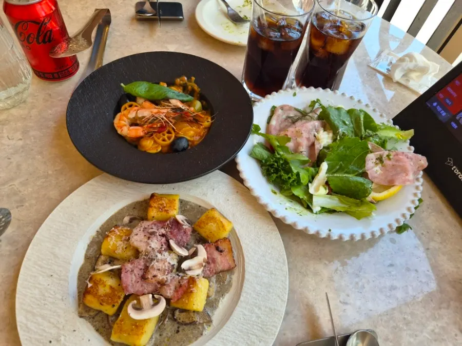 2인 기본 세트 한 상 차림
