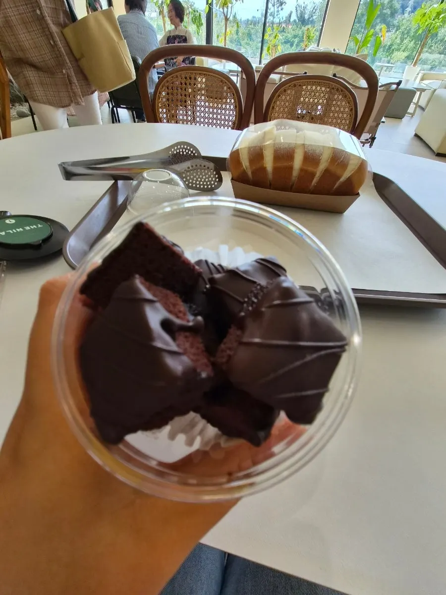 Cross-section of the cream-filled ice roll