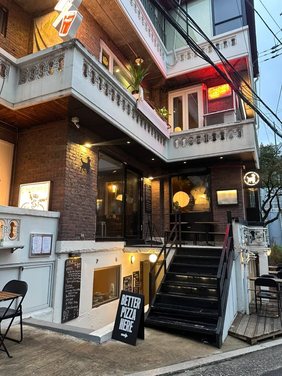 Vertical photo of TPM hbc in Haebangchon