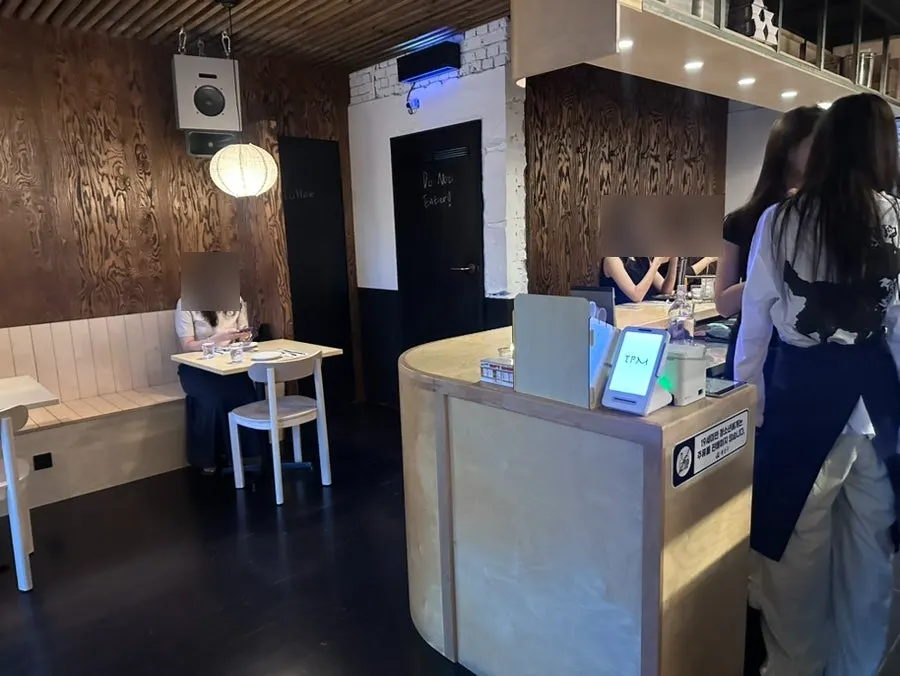 Dimmed, cozy interior atmosphere at TPM hbc