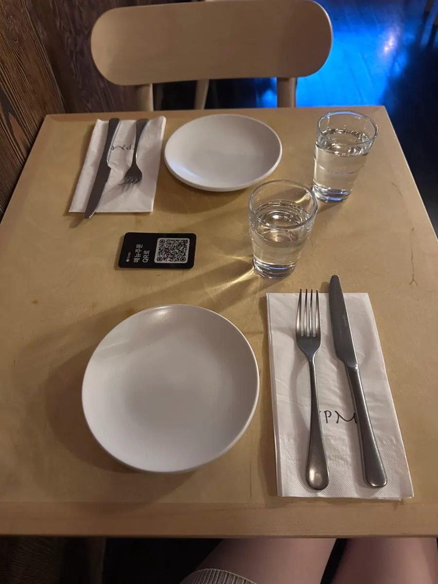 Table set before ordering