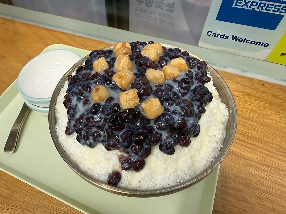 Finely shaved milk ice patbingsu at The Sweetree