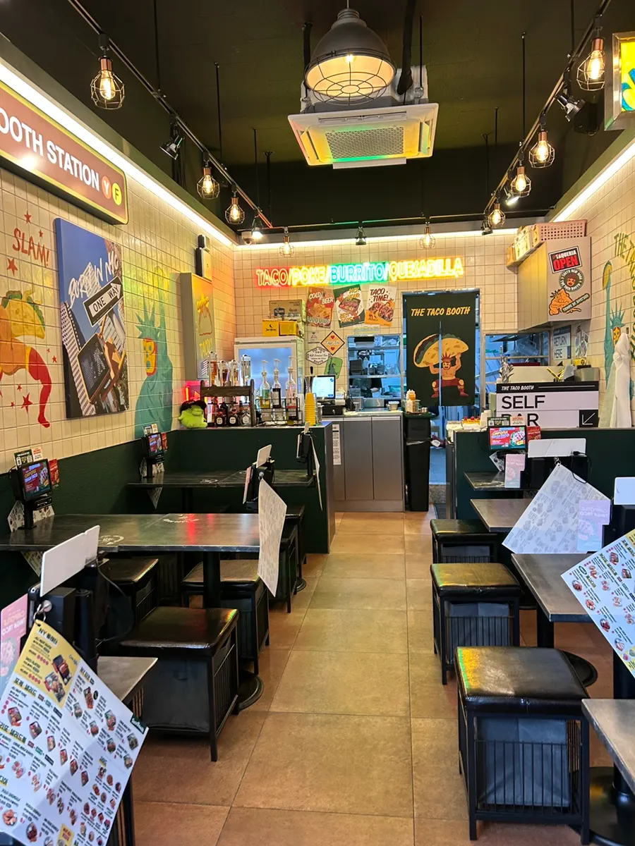 Vertical shot of The Taco Booth Ansan Gojan Branch interior