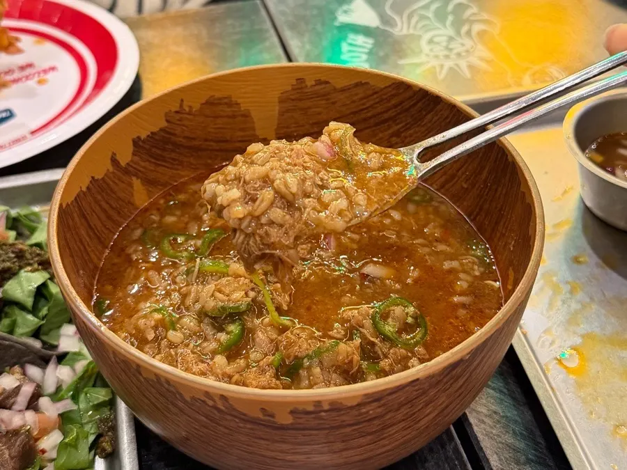 Mexican yukgaejang with meat and multigrain rice