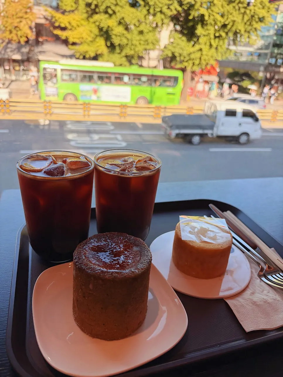 Crème brûlée and yanggaeng baumkuchen options