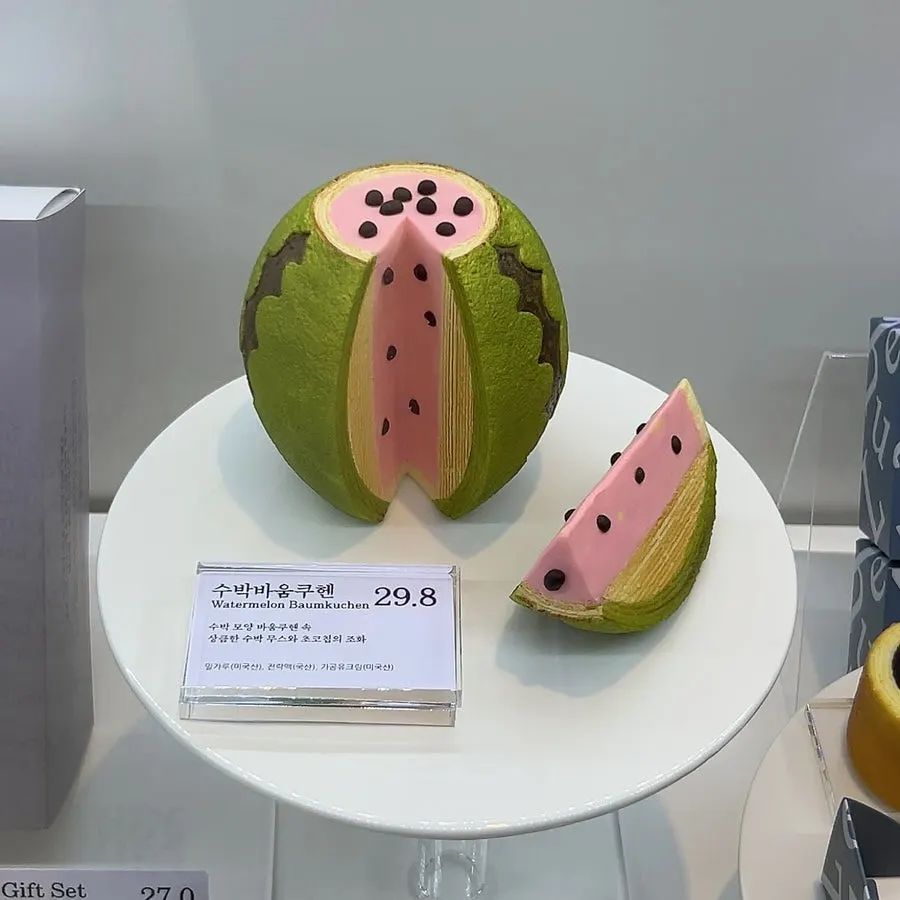 더바움 경복궁점 디저트 쇼케이스
