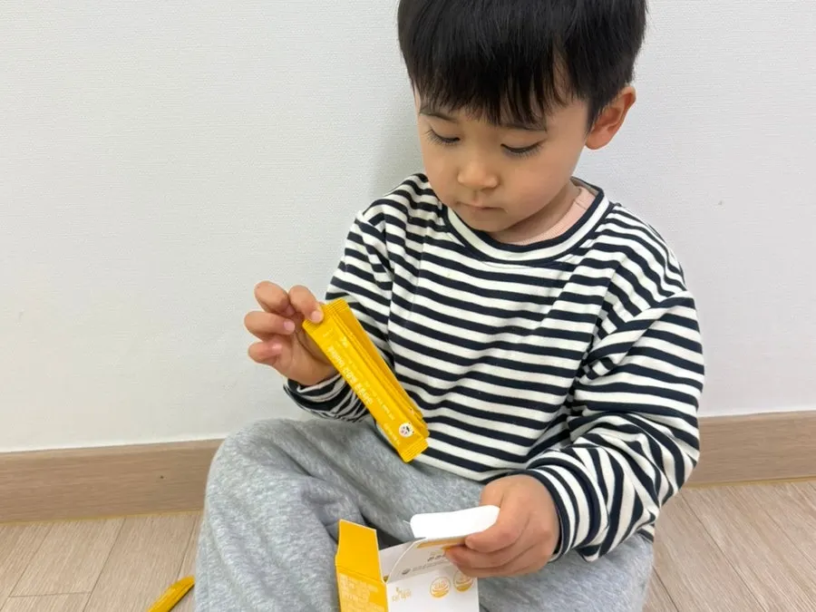Mango-flavored Tunteuntamin served plain or mixed in