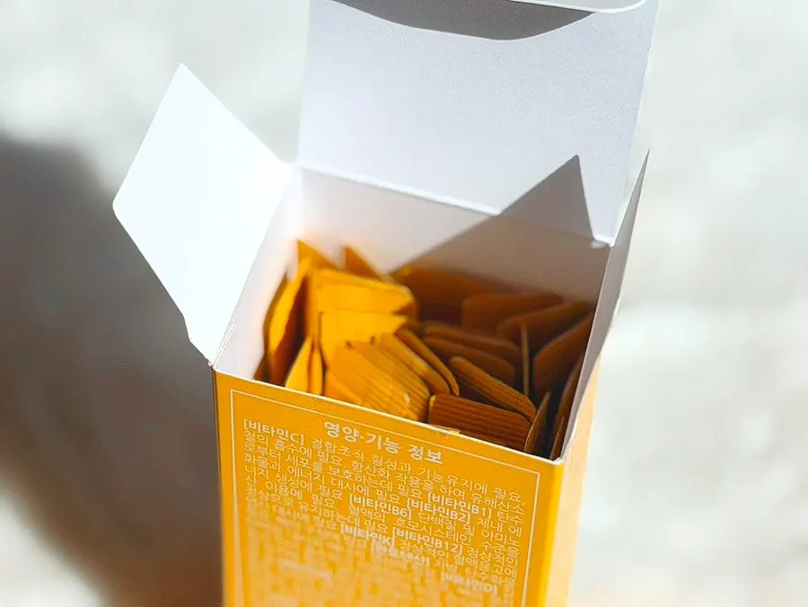 The Day Tunteuntamin vitamin product packaging