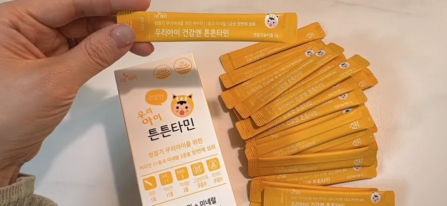 The Day Tuntuntamin box and individual stick packs
