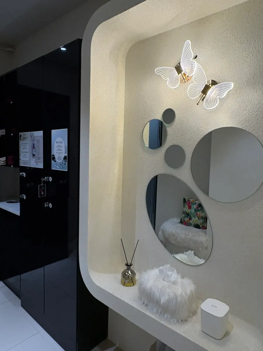 Changing room with comfortable clothes prepared before treatment