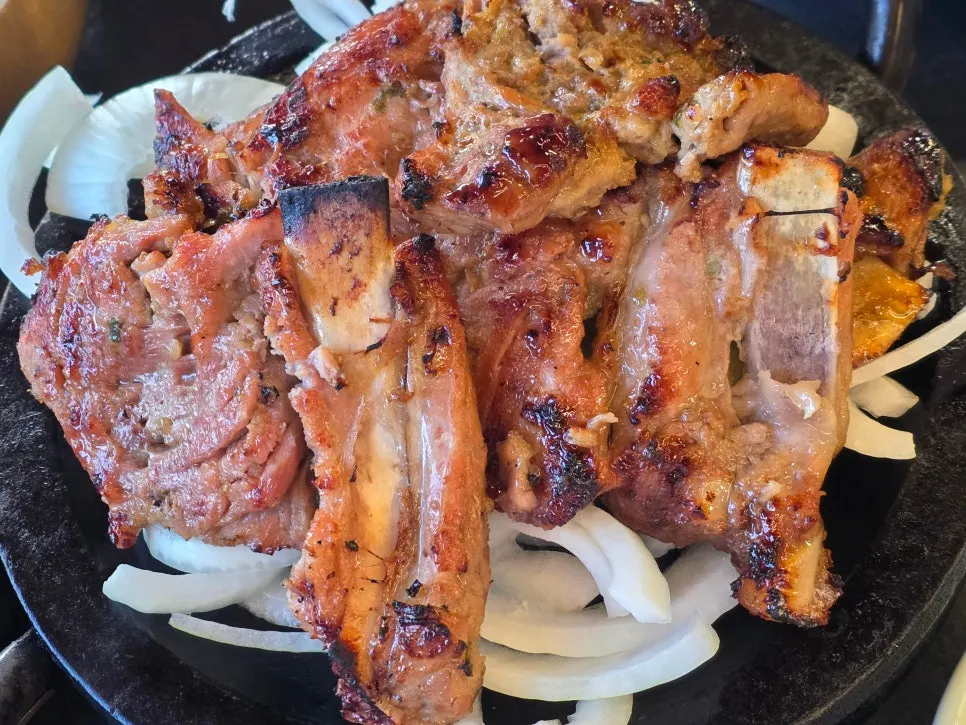 骨头上带肉也很有嚼劲的猪排骨