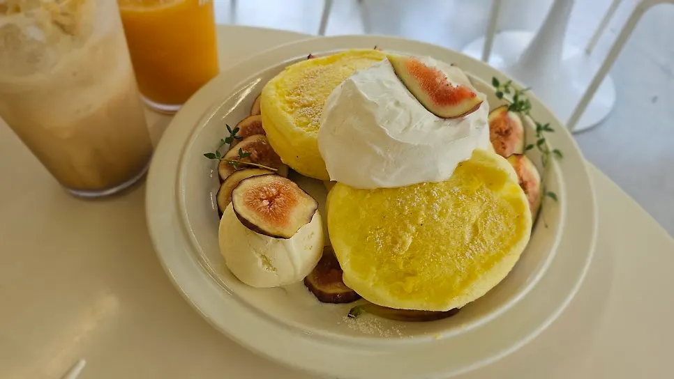 Cross-section of the fluffy fig soufflé