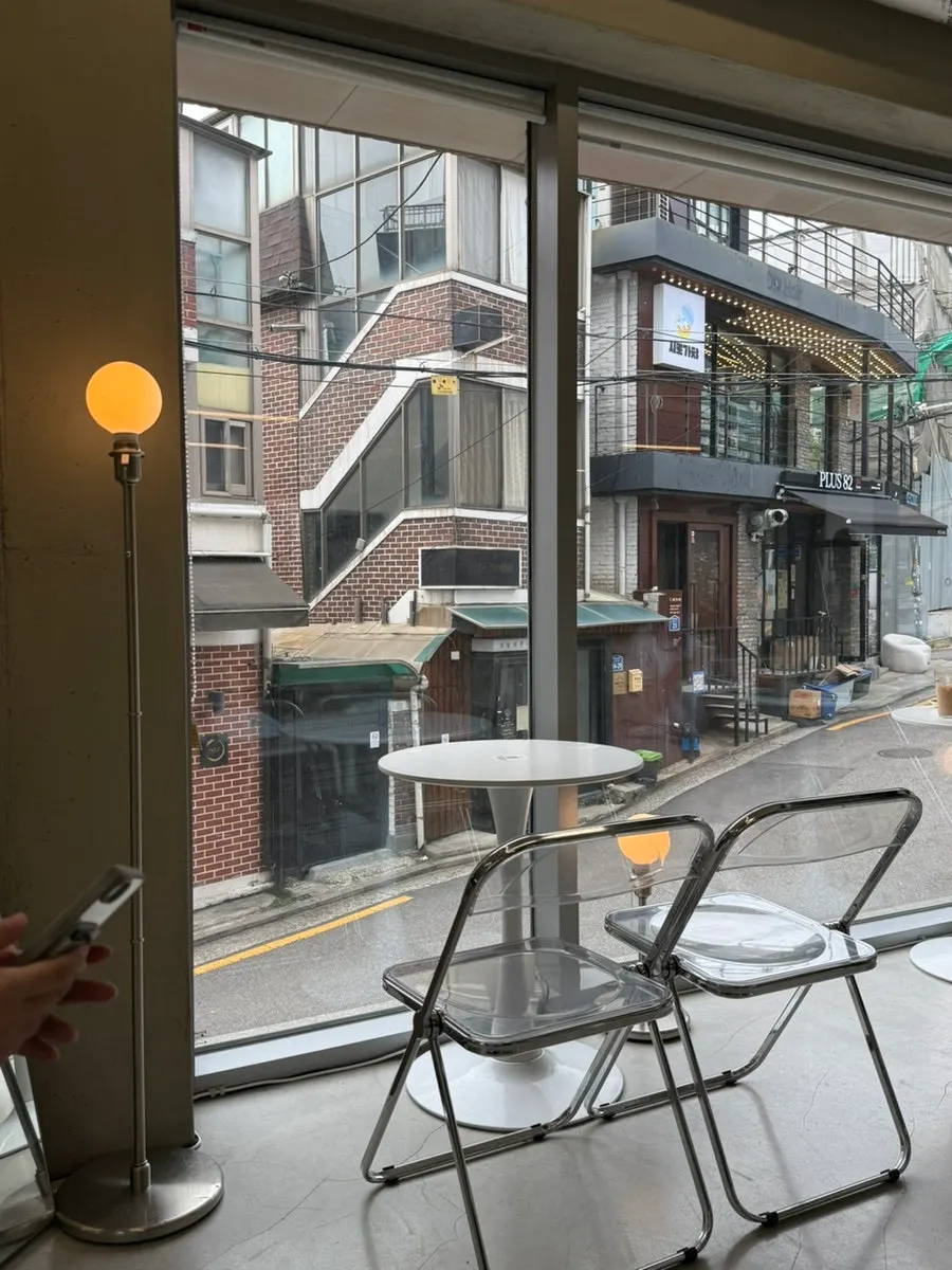 띵크프룻 입구 주변 모습