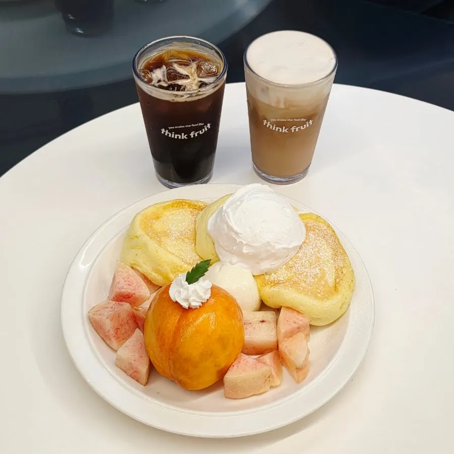 Peach soufflé dessert at Think Fruit in Hongdae