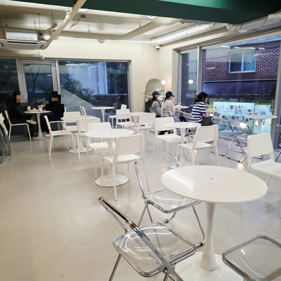 Cozy, clean interior of Think Fruit