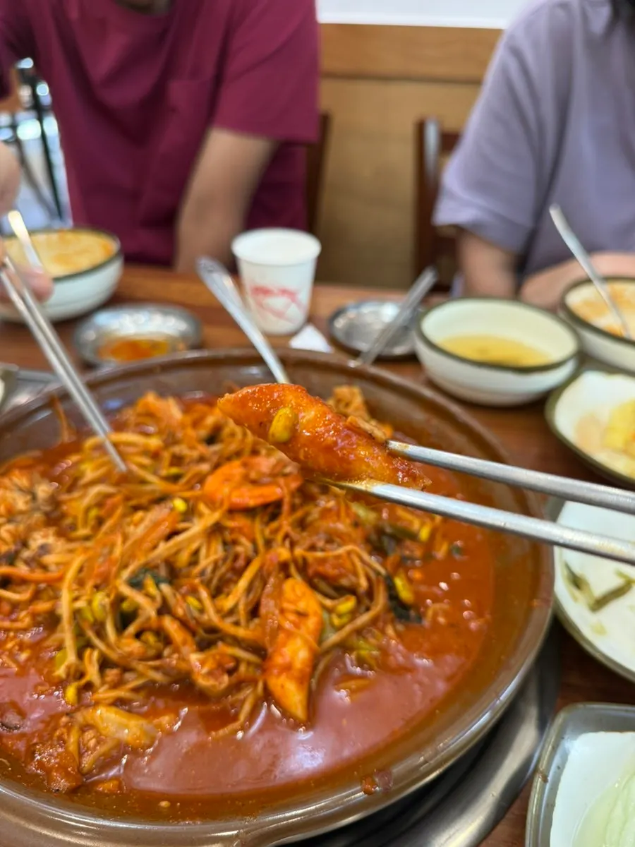먹다 만 갑오징어 해물찜 접시