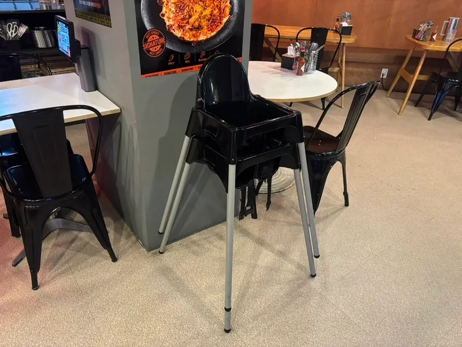Table with a tablet ordering device