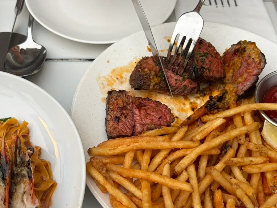 Black Angus chuck flap Steak Frites with fries