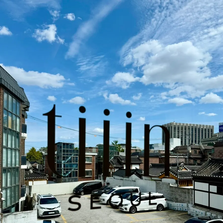 Teen Seoul's 2nd floor terrace seat overlooking hanok rooftops