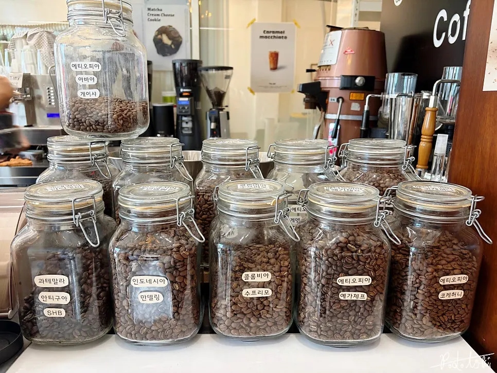 View around the 1st floor counter at Tiny Dot