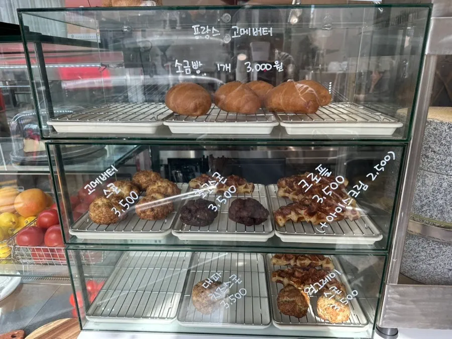 Tiny Dot's dessert menu