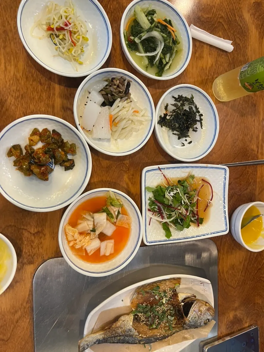 Boribulgui set table spread
