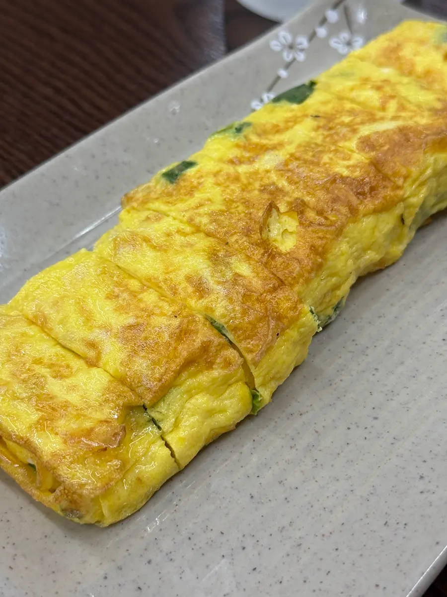 The original egg roll served without ketchup